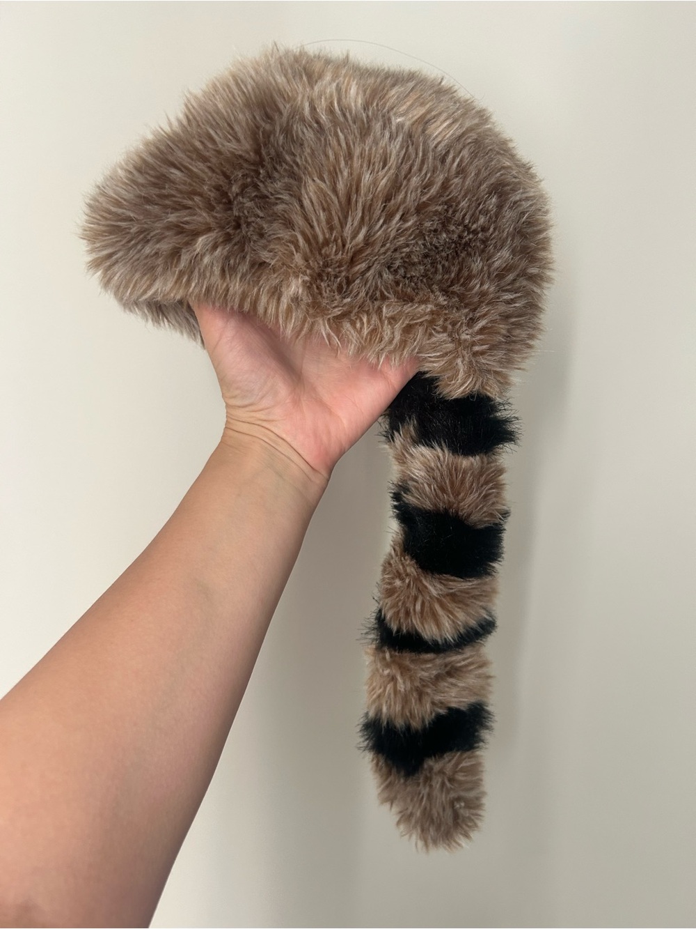 Disney parks Peter pans “lost boys”Faux Fur Coonskin-Style Hat YOUTH